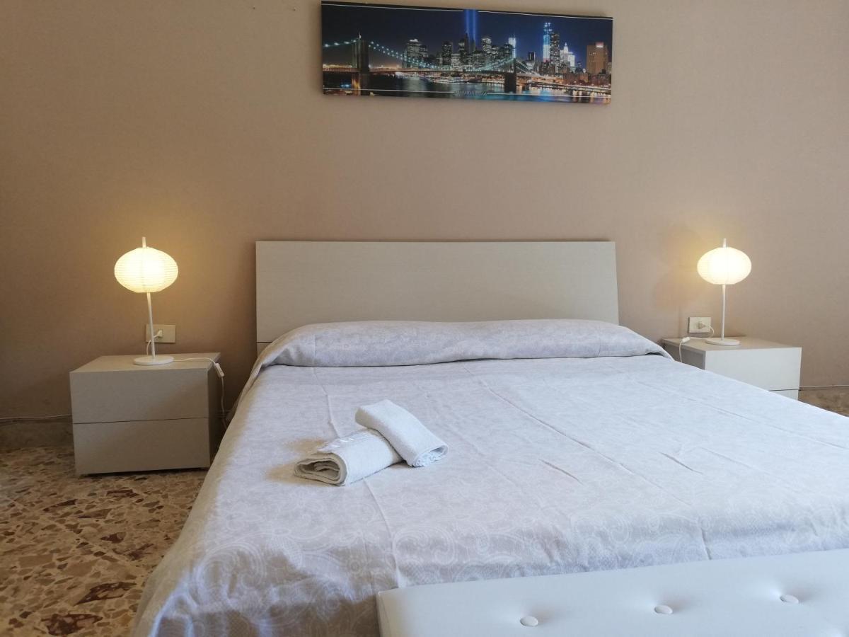 Charming Apartment In Mondello Palermo Exterior photo